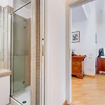 Crescenzio St Peter's House * روما