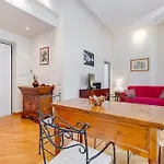 Crescenzio St Peter's House * روما